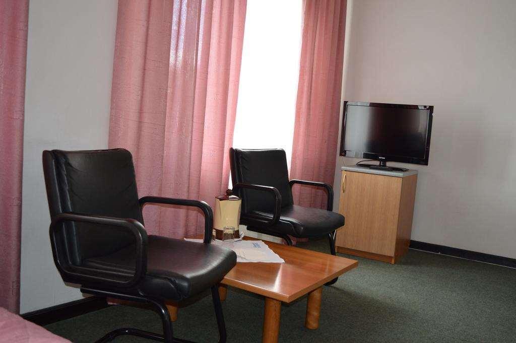 Naftan Hotel Novopolotsk Nawapolazk Zimmer foto