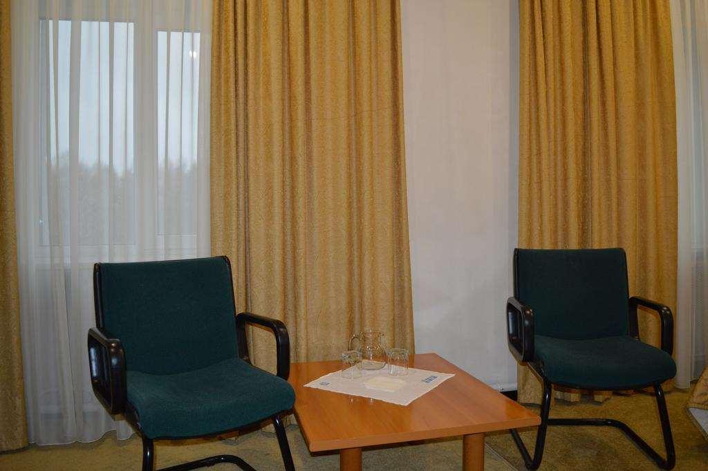 Naftan Hotel Novopolotsk Nawapolazk Zimmer foto